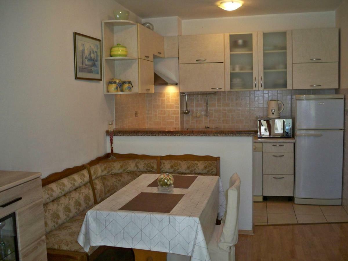 Apartmani Perkovic Baška Voda Exteriör bild