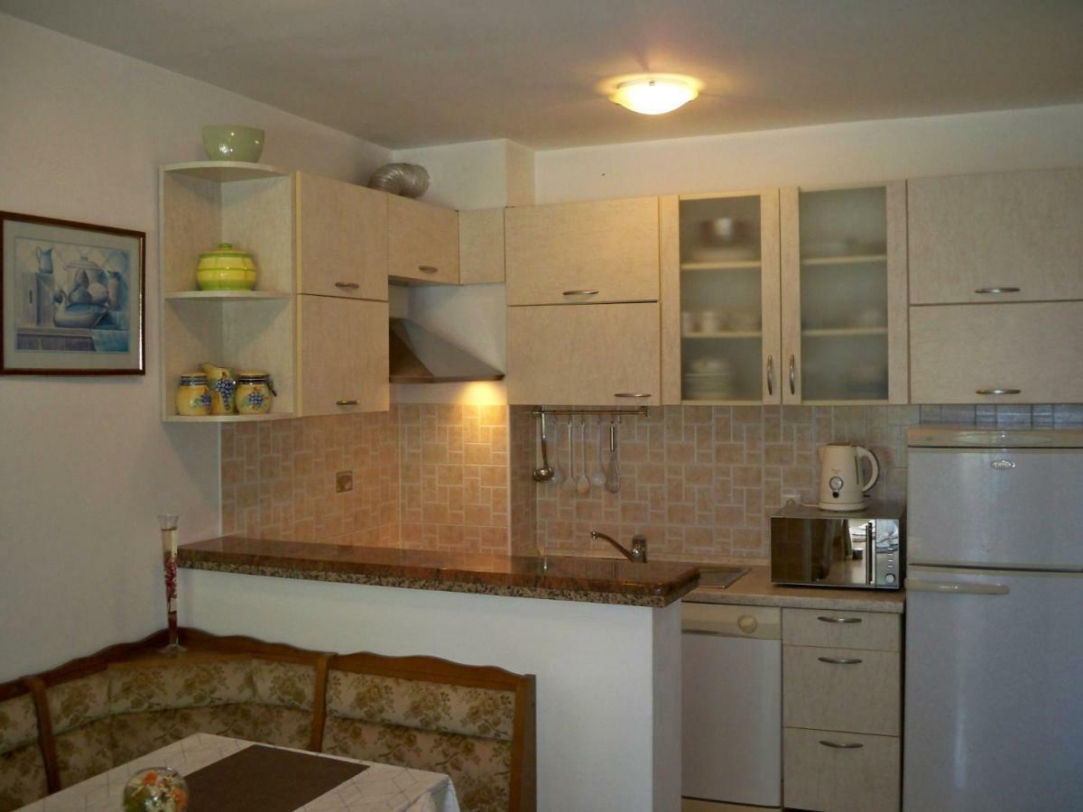 Apartmani Perkovic Baška Voda Exteriör bild